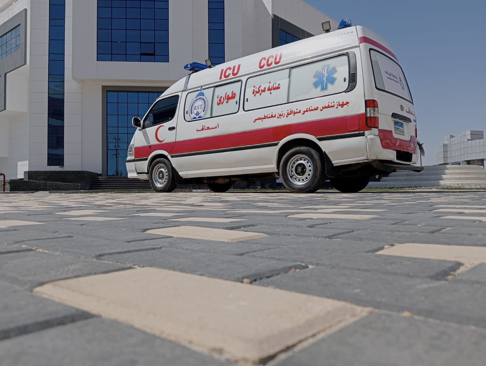 سعر سيارة إسعاف مجهزة