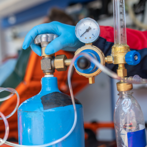 اسعاف مجهز بالأكسجين